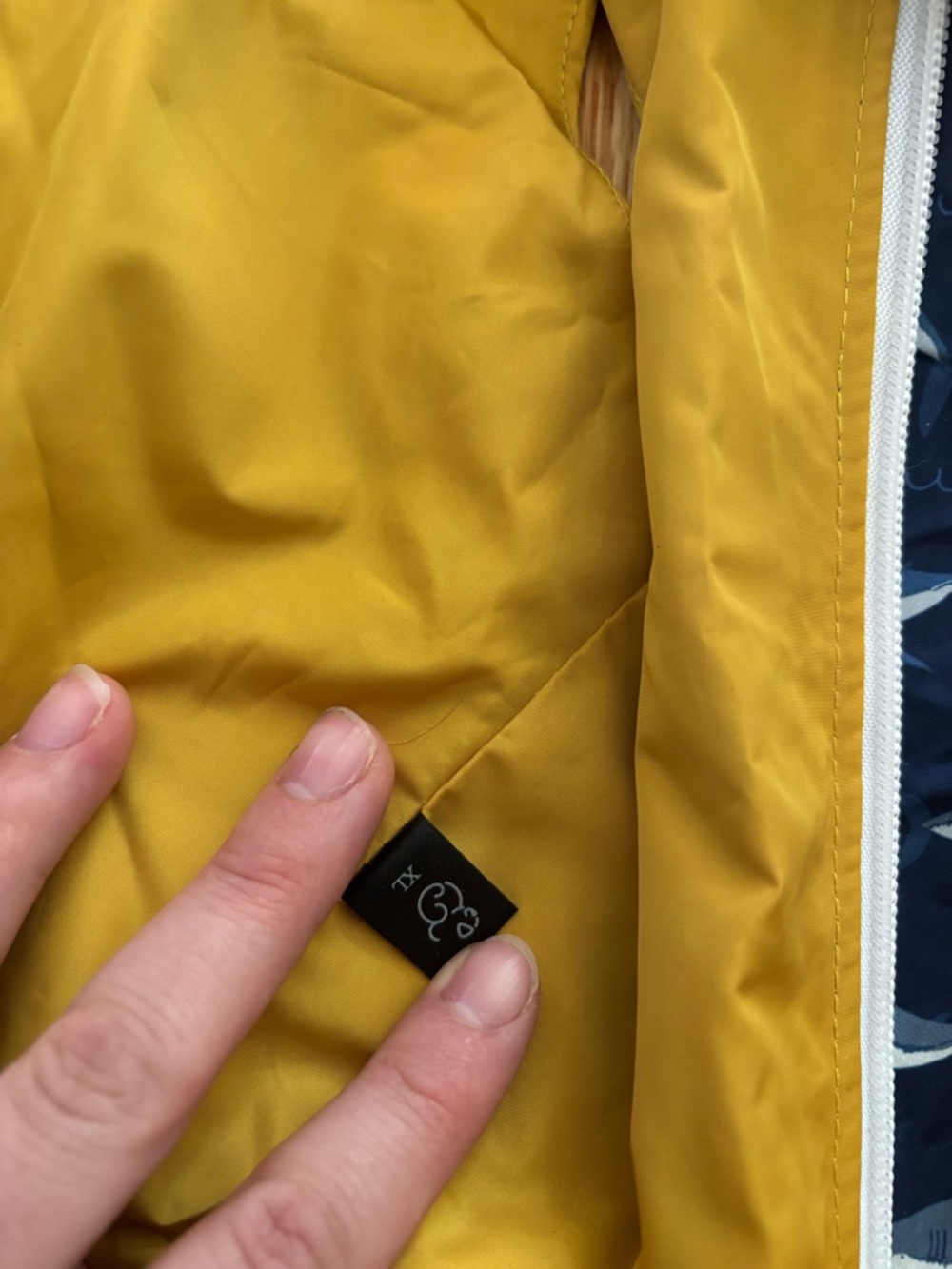 Lucy & Co. Shark Rain Coat Reversible XL DOG - Picture 2 of 3